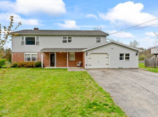 1 Walter Rd, Troy, NY 12180