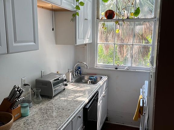 5th image of 3222 Prytania St #G