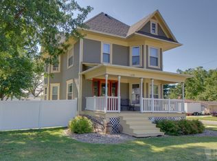 1235 West St, Grinnell, IA 50112