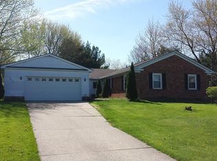 905 S Parkview Dr, Aurora, OH 44202