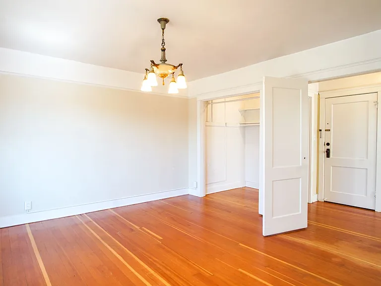 2238 SE Madison St #11 — Photo 3