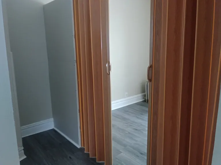 Faux door to 3rd bedroom