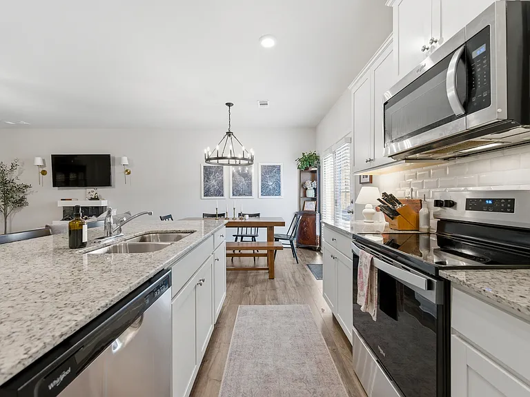 503 Stoneybrook Dr — Photo 10