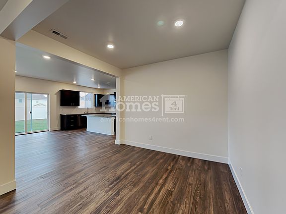 5th image of 1615 194th St E