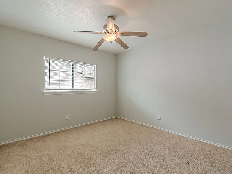164 Springtree Holw — Photo 31