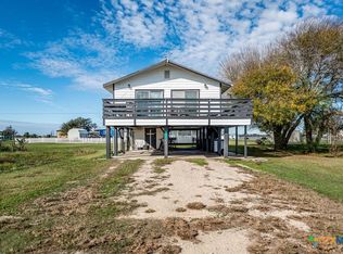 654 Calumet Dr, Palacios, TX 77465