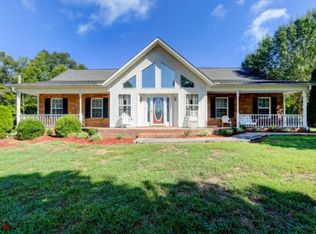 2770 Hinds Creek Rd, Heiskell, TN 37754