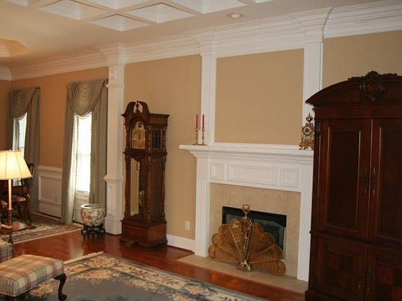 2nd image of 8650 Parker Pl