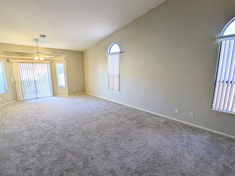 37985 S Eagle Dr — Photo 25