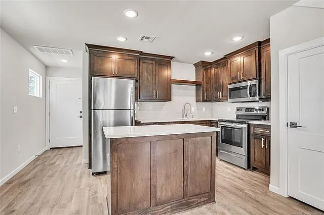 724 N Date Ave — Photo 15