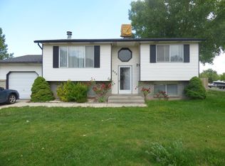 950 E Southfork Cir, Sandy, UT 84094