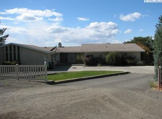 261 Sand Hill Rd, Grandview, WA 98930