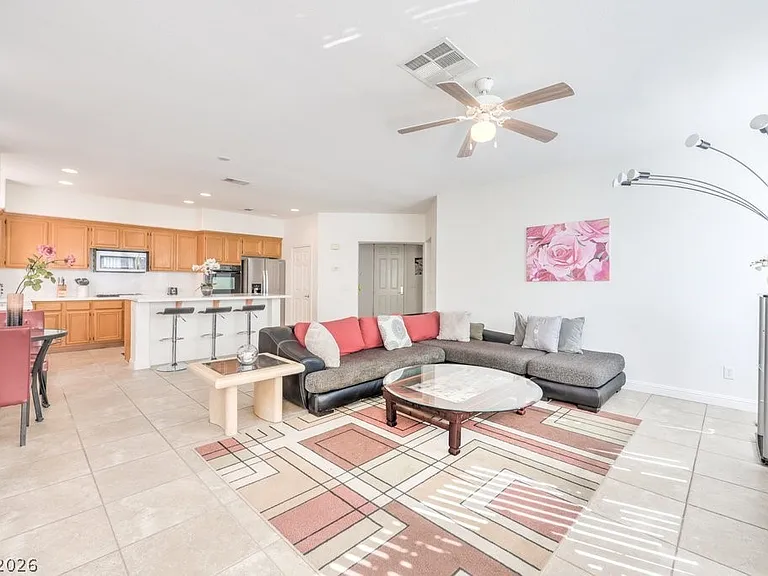 437 Eternity St — Photo 8