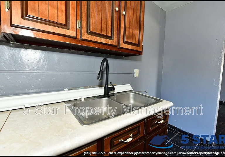 4425 La Luz Ave — Photo 18