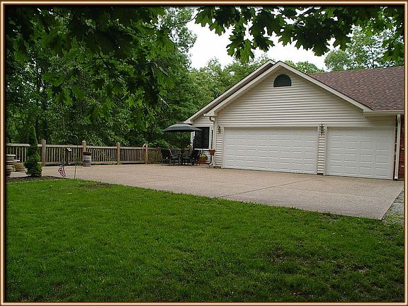 3 Car Garage