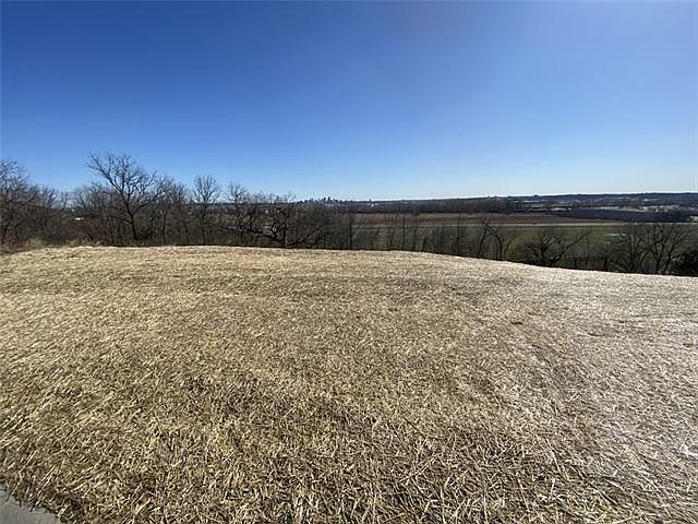 2nd image of 4130 Palisades Poin