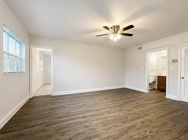 2211 W. Woodlawn Ave. - 1 — Photo 3