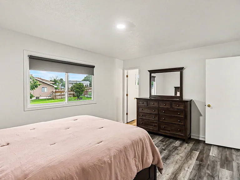 5301 W Olympic Cir — Photo 10