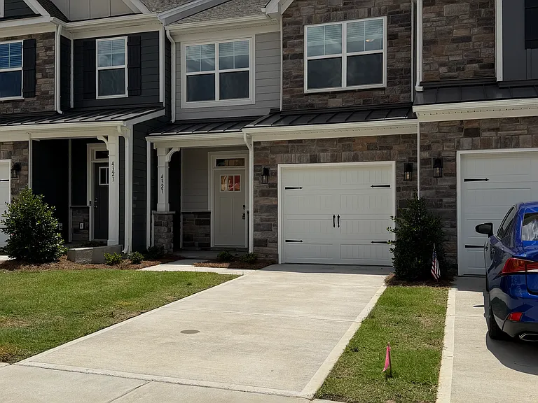 4327 Black Ct — Photo 1