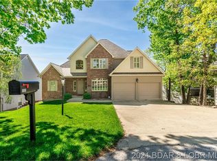 105 Grandview Dr, Lake Ozark, MO 65049