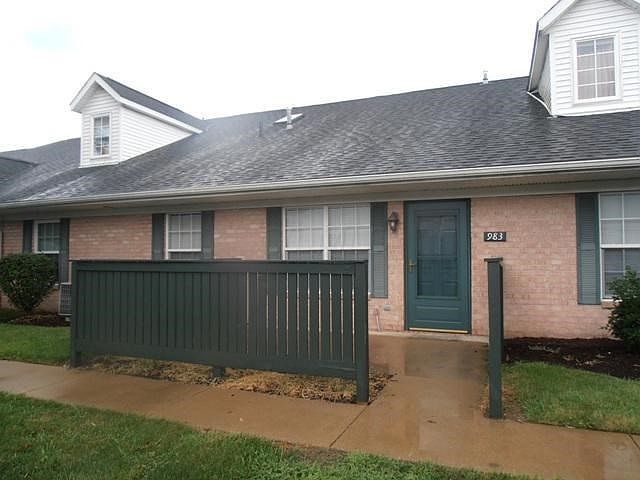 1st image of 983 Kingsbury Ct