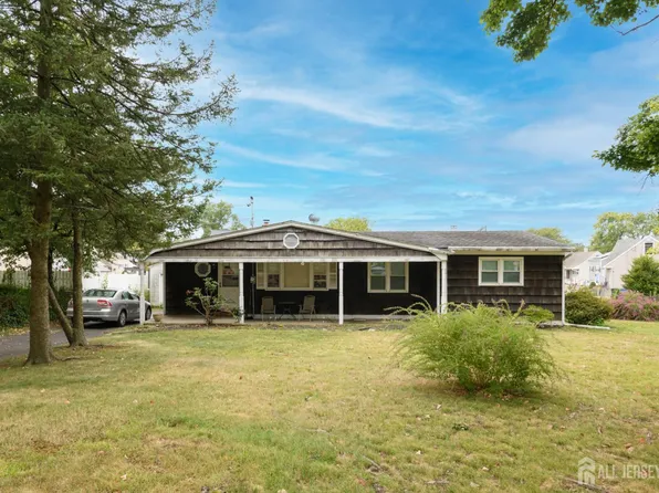 110 Sheppard Pl, Fords, NJ 08863