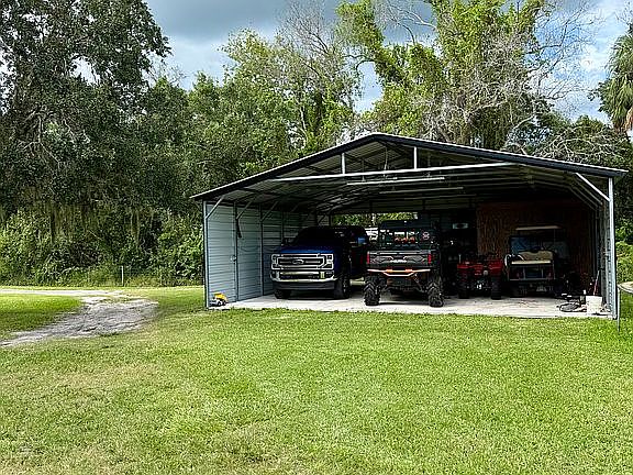 4th image of 2084 NE Diamond K St