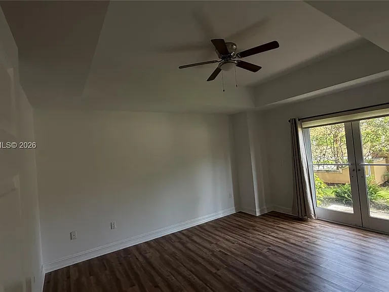 3001 NE 185th St #129 — Photo 29