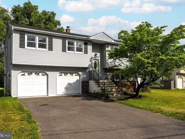 14 Rockwood Ave, Hamilton, NJ 08619