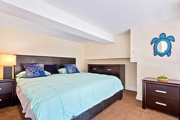 Sold by Compass | media 7
