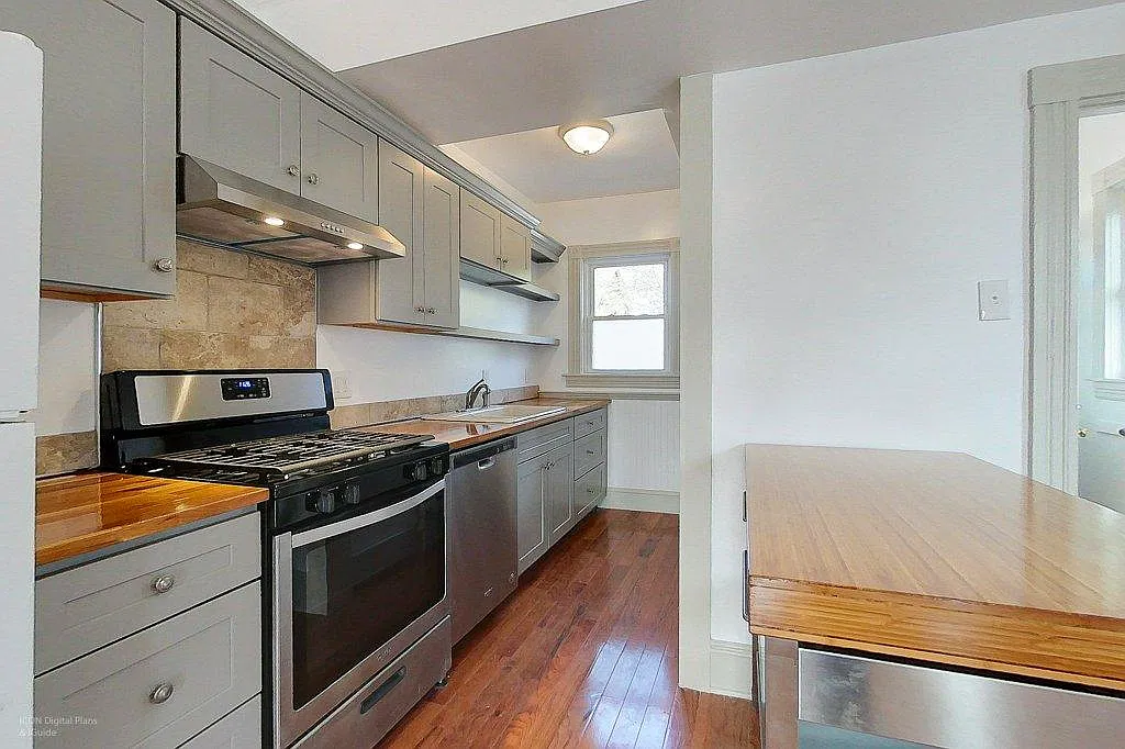 3 bed, 1600 sqft, $3,500 — Photo 3