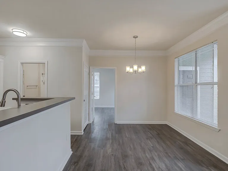 Lakeside at Town Center Apartments — Photo 37