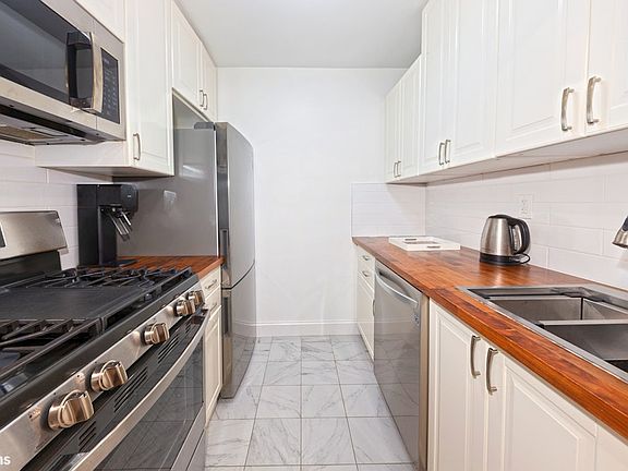 4th image of 225 E 57th St APT 8M