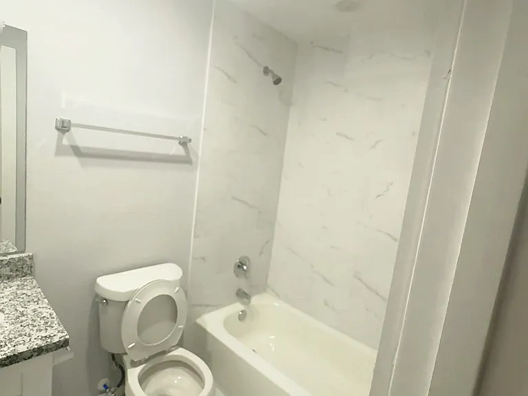 Full bath 1
