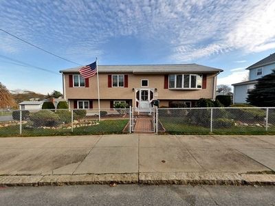 1720 Rodman St, Fall River, MA, 02721