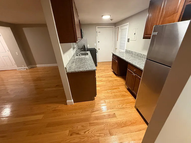 23 Roughan St #3 — Photo 2
