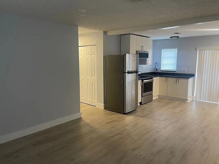 780 NE 46th Ct — Photo 30