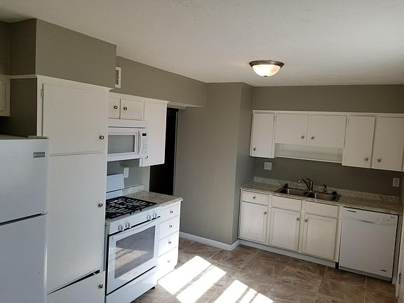 2nd image of 2909 Margaret Ave