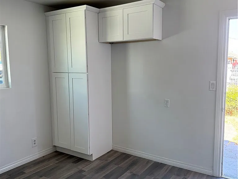 1124 Ramona Ave — Photo 6