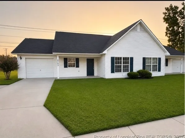 4753 Banks Ct, Hope Mills, NC 28348