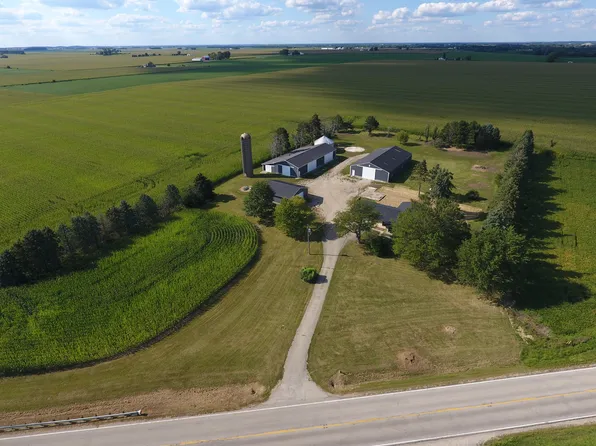 11657 Highway 23, Marengo, IL 60152