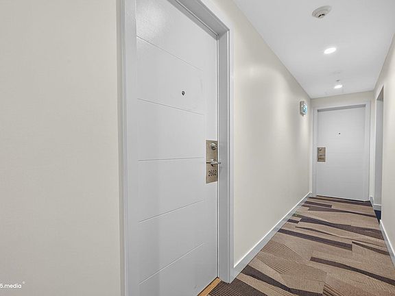 5th image of 13318 104th Ave #2602