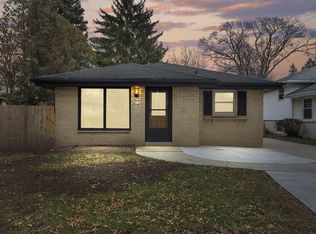 2130 N 107th St, Wauwatosa, WI 53226