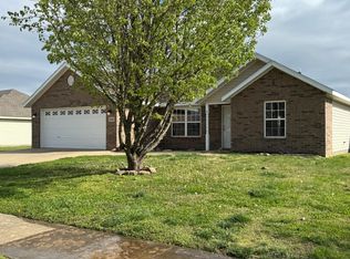975 Raspberry St #975, Elkins, AR 72727