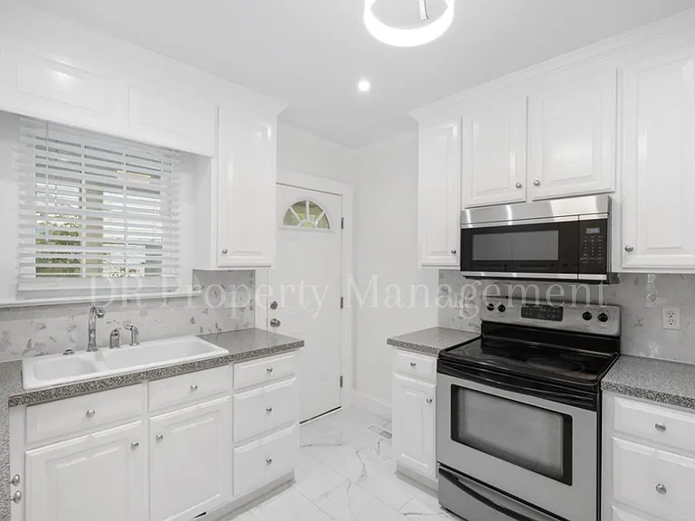 319 Forest Hill Ave — Photo 6