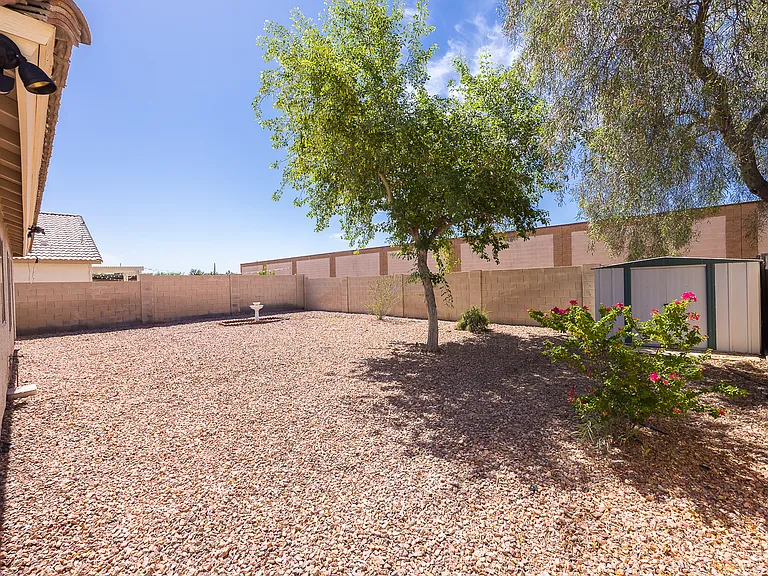9233 W Mackenzie Dr — Photo 2
