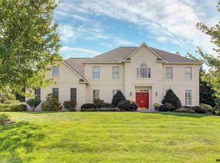 1311 Rosepointe Dr, York, PA