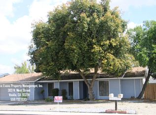 2120 S Chinowth St, Visalia, CA 93277