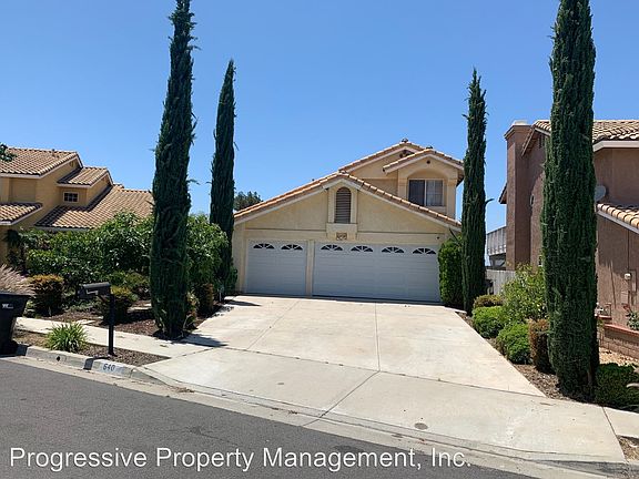 2nd image of 640 La Cumbre Cir