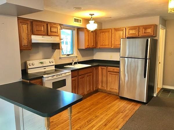 1st image of 376R N Franklin St #376R